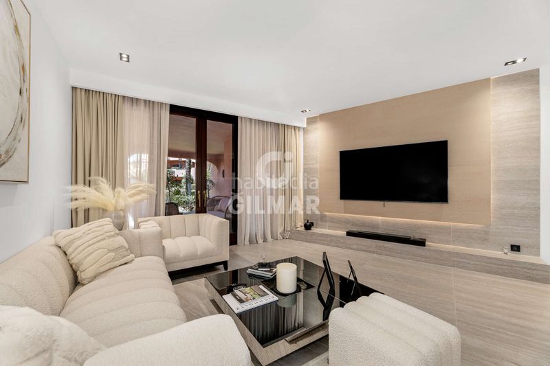 Foto 1dd64b46-ac71-4502-92c0-01a683904be6. Planta baixa amb calefacció aparcament piscina a Estepona