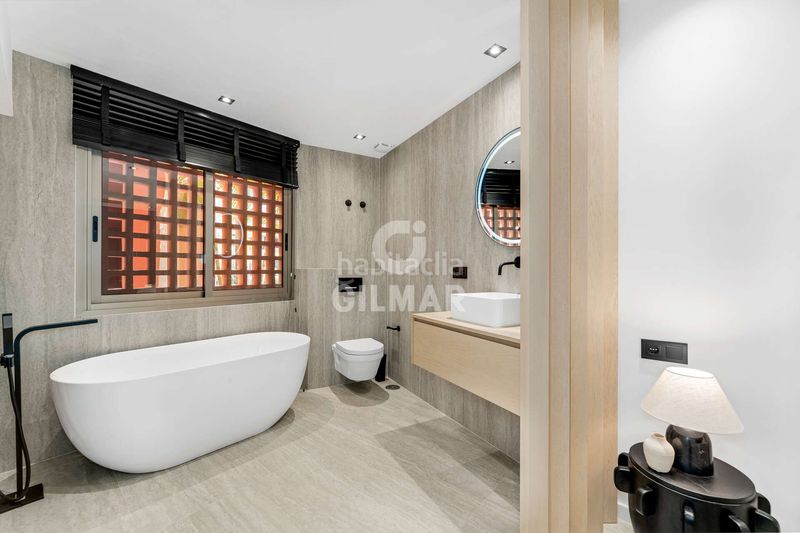 Foto 2d3cd932-2d8e-4073-8e9d-8bfe13cb67b2. Planta baixa amb calefacció aparcament piscina a Estepona