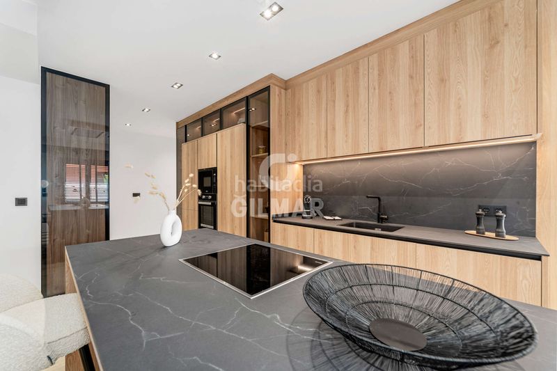 Foto 51214e82-cea6-487b-a05a-2d7ba9e07a3f. Planta baixa amb calefacció aparcament piscina a Estepona