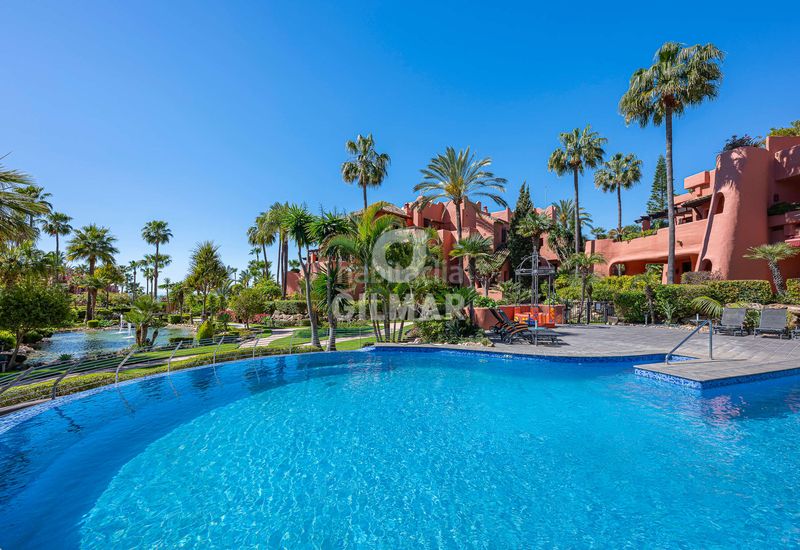 Foto 6d15c3c4-1a08-48d0-898e-f736f3fab7ec. Planta baixa amb calefacció aparcament piscina a Estepona