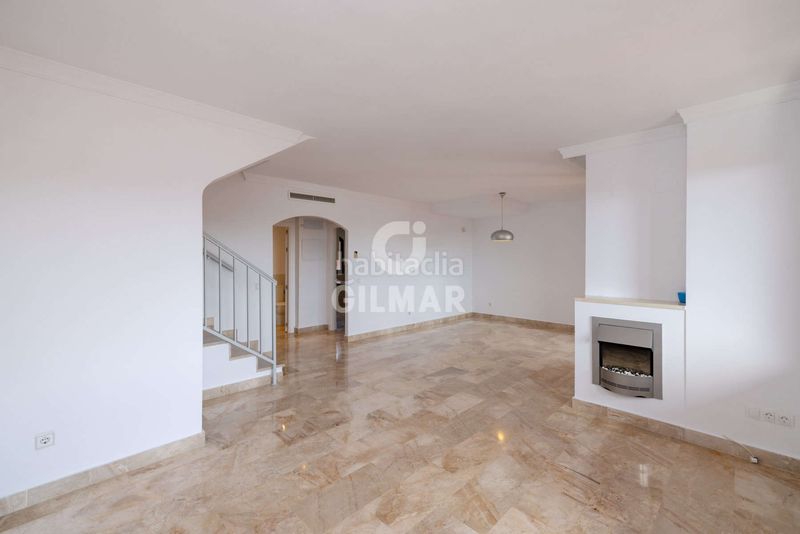 Foto 0a3e1cf1-53d3-4d4b-a273-ccb3d05b484c. Dúplex amb aparcament piscina a Buenas Noches Estepona