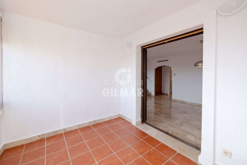 Foto 175c6f0b-db2c-4bee-8862-fa05fbf84d95. Dúplex amb aparcament piscina a Buenas Noches Estepona