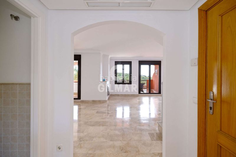 Foto 17f35c26-e629-4408-8c63-1672fd7ae9e5. Dúplex amb aparcament piscina a Buenas Noches Estepona