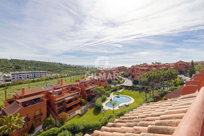 Foto 66cc6795-ee53-4683-90d9-8f3b51aaad48. Dúplex amb aparcament piscina a Buenas Noches Estepona