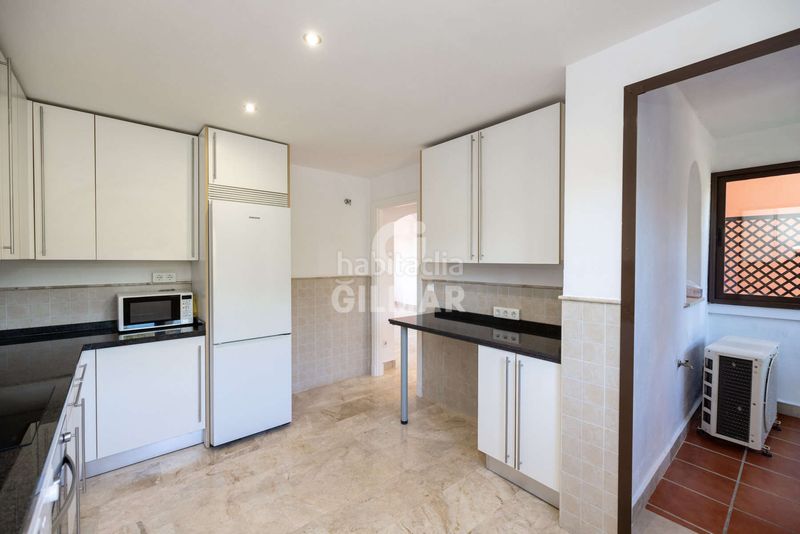 Foto 6a8d3021-2279-499b-b8a3-dfa1e55d2525. Dúplex amb aparcament piscina a Buenas Noches Estepona