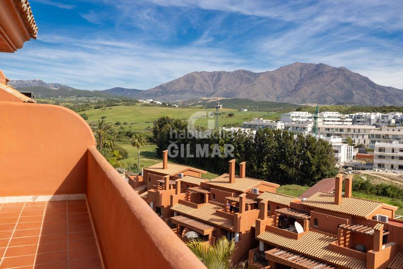 Foto 7437b816-ca0c-45e5-a16e-c6a703910338. Dúplex amb aparcament piscina a Buenas Noches Estepona