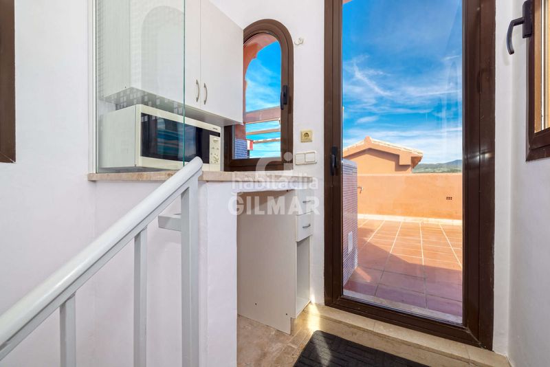 Foto 89e64819-8063-45d4-867e-c7ca88c65e64. Dúplex amb aparcament piscina a Buenas Noches Estepona