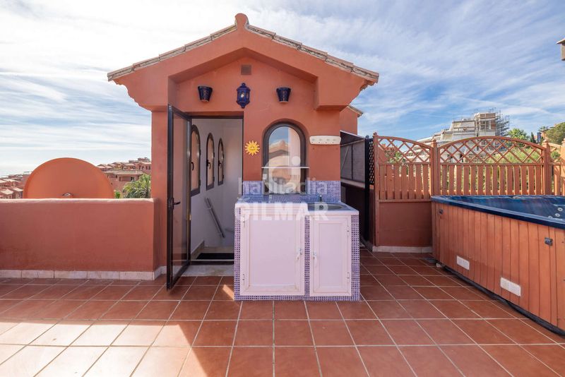 Foto 9159936b-3a94-4072-9d40-662b2a5bec44. Dúplex amb aparcament piscina a Buenas Noches Estepona