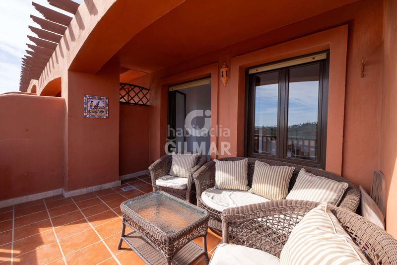 Foto 922f2979-645b-4339-b464-ca4548b6c0ef. Dúplex amb aparcament piscina a Buenas Noches Estepona