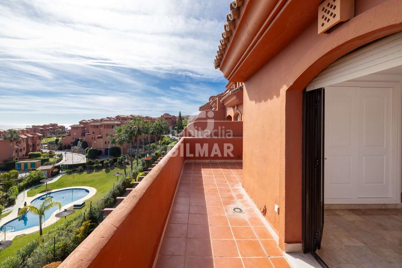 Foto abd25c13-84a1-41e7-954e-3f2c2740a160. Dúplex amb aparcament piscina a Buenas Noches Estepona