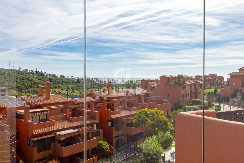 Foto d53fb779-4d8e-4fe6-adb3-2ed777c3d335. Dúplex amb aparcament piscina a Buenas Noches Estepona