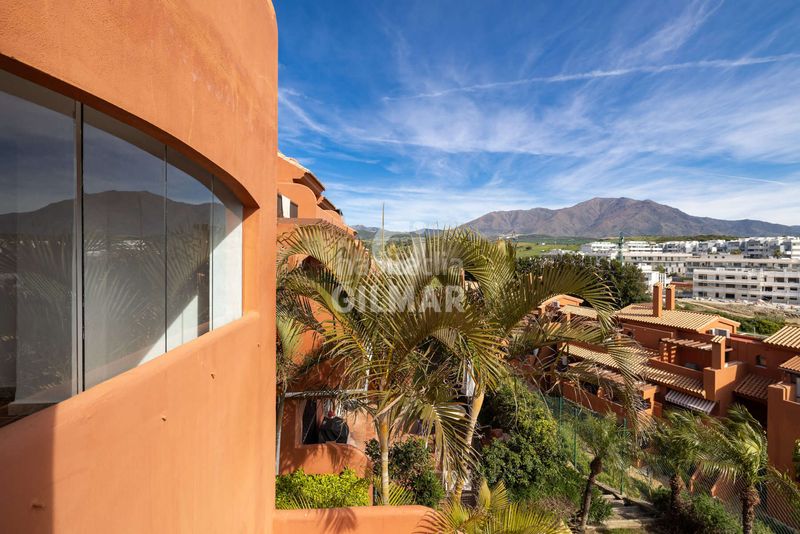 Foto dacc963f-1bd7-4830-a43b-ee211288c8f9. Dúplex amb aparcament piscina a Buenas Noches Estepona