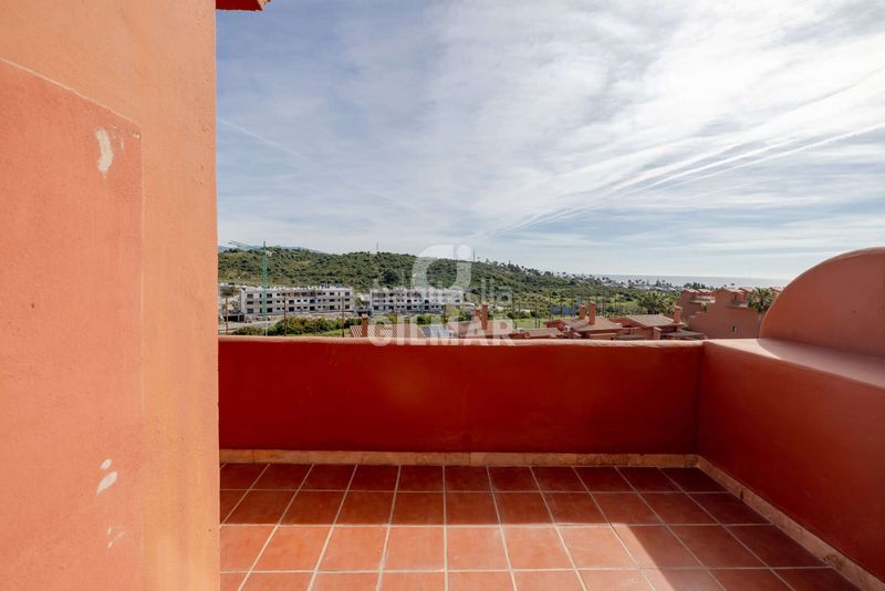 Foto eeb13911-7fed-46c9-8fac-b8023252a2c7. Dúplex amb aparcament piscina a Buenas Noches Estepona