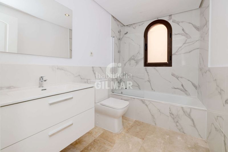 Foto fd6a47d7-0298-436a-8d06-b638f5cc1600. Dúplex amb aparcament piscina a Buenas Noches Estepona