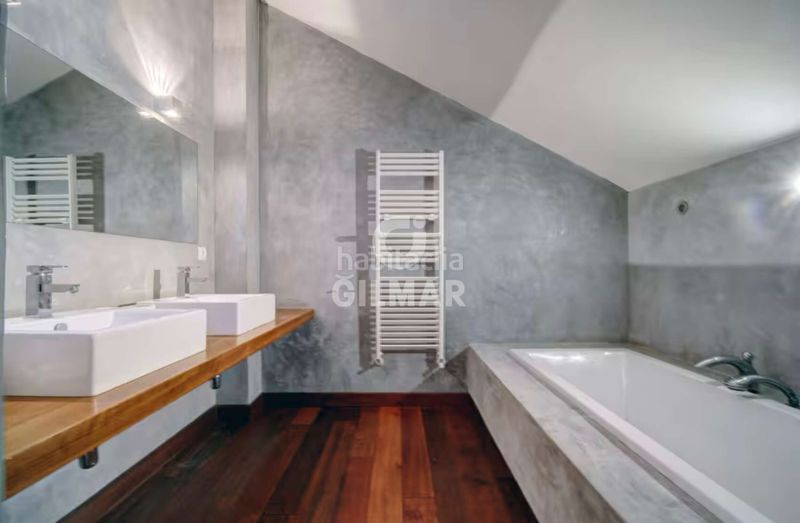 Foto acffc779-b3a4-462e-84a5-f8c2e73d2f9e. Xalet amb calefacció aparcament piscina a Manilva pueblo Manilva
