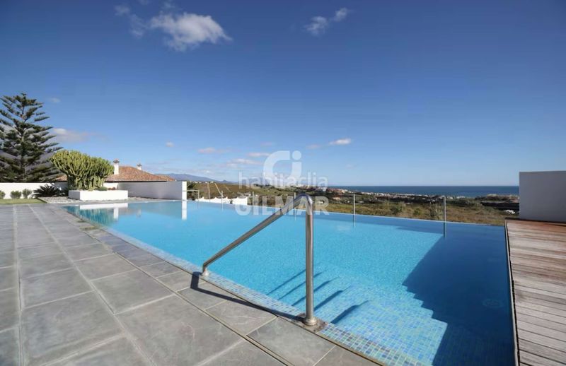 Foto f2e5feb3-6155-4019-9865-c291f0cb61c1. Xalet amb calefacció aparcament piscina a Manilva pueblo Manilva
