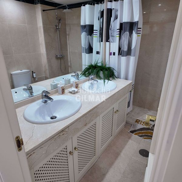 Foto 1070a6e9-fc45-42b5-abd3-be921703fcc8. Duplex avec chauffage parking piscine dans puerto de Sotogrande-la marina Sotogrande