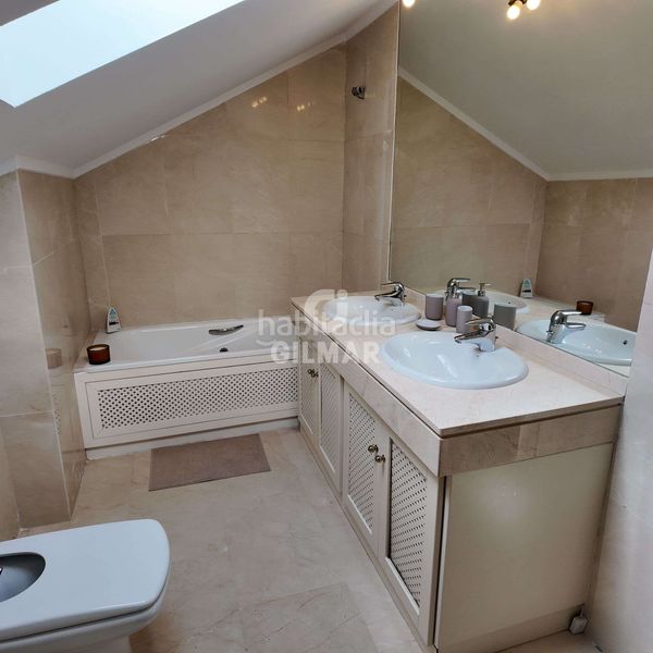 Foto bbc75594-1337-4130-9ab6-4954f88200e2. Duplex avec chauffage parking piscine dans puerto de Sotogrande-la marina Sotogrande