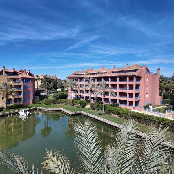 Foto bcb17865-b00d-4edb-b174-829c63310b14. Duplex avec chauffage parking piscine dans puerto de Sotogrande-la marina Sotogrande