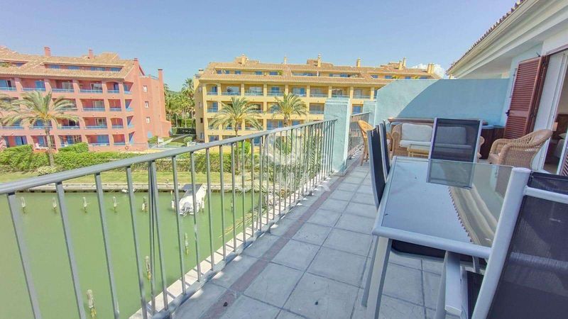Foto de90383d-5fb6-45be-a40b-9089cac6cad3. Duplex avec chauffage parking piscine dans puerto de Sotogrande-la marina Sotogrande