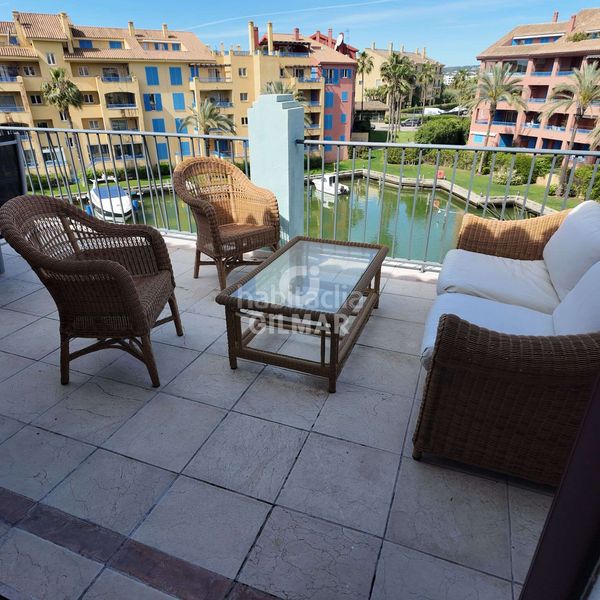 Foto ecfef949-4c74-40c4-9f6a-cc322a78e015. Duplex avec chauffage parking piscine dans puerto de Sotogrande-la marina Sotogrande