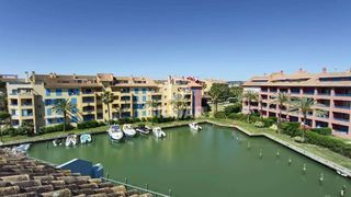 Dúplex en Puerto de Sotogrande-La Marina. Se pone en venta áticodúplex de lujo en la marina de sotogrande
