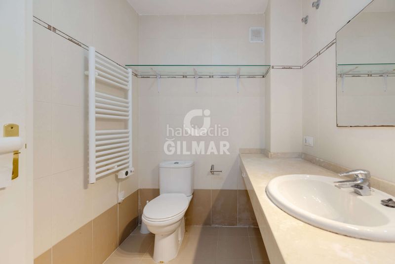 Foto cc21d5f6-1c42-45a0-9e1d-aee82e63ac56. Dúplex amb calefacció aparcament a La Duquesa Manilva