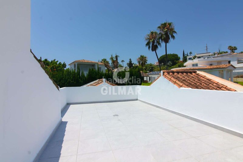Foto a0476bcd-2bfd-409b-88f9-5623eaff1ae2. Xalet amb calefacció piscina a Paraiso - Barronal Estepona