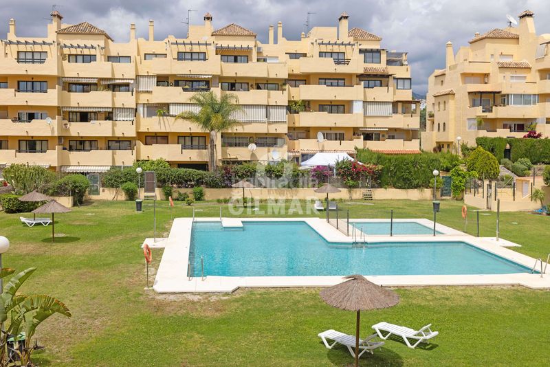 Foto 95785f2c-de40-48ed-bc96-398758c37c7f. Pis amb calefacció aparcament piscina a La Concha - Resina Golf Estepona