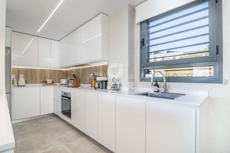 Foto 02298fa4-519a-45bd-8ef4-112549d52820. Apartament amb calefacció aparcament a Huerta Nueva Estepona