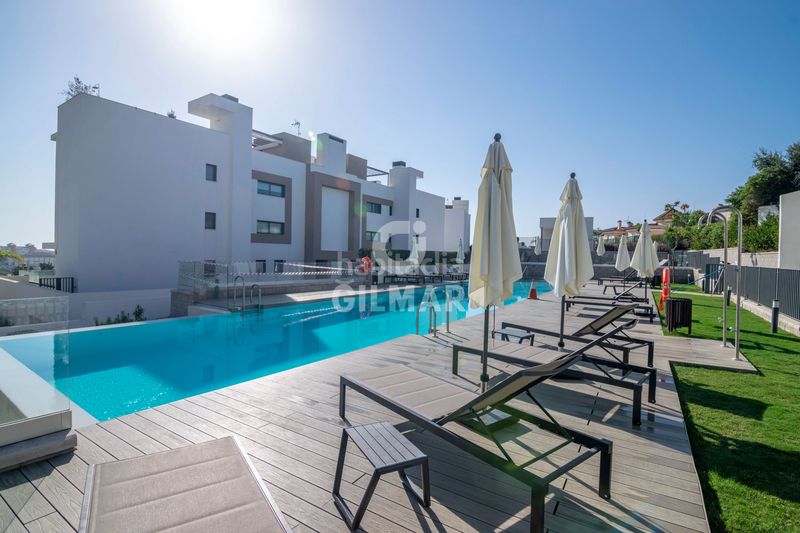 Foto 18be91d2-3536-4c29-8b2b-46c23353d1a7. Apartament amb calefacció aparcament a Huerta Nueva Estepona