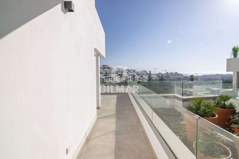 Foto 19c449dd-4dd4-4aa3-853b-6a33c1a8d9e7. Apartament amb calefacció aparcament a Huerta Nueva Estepona