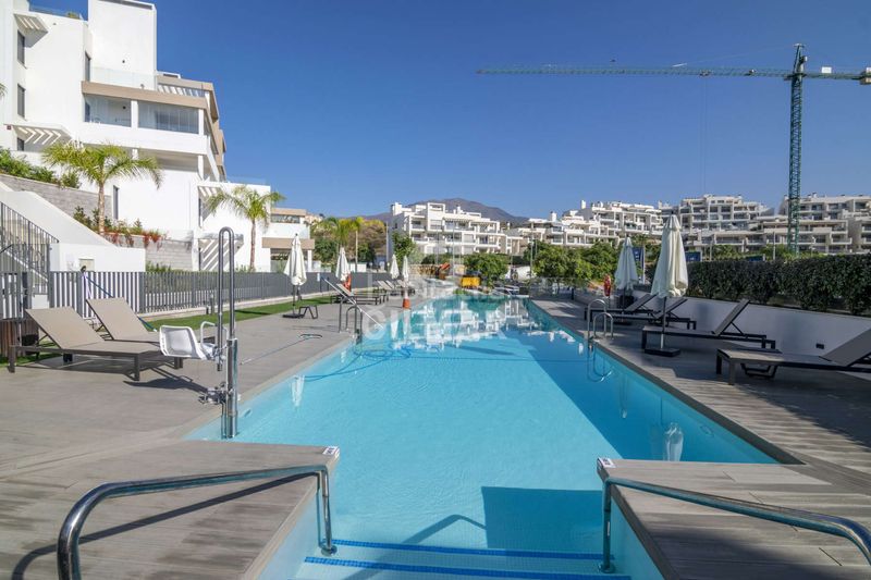 Foto c38389a8-a686-463b-893c-e827de62894f. Apartament amb calefacció aparcament a Huerta Nueva Estepona
