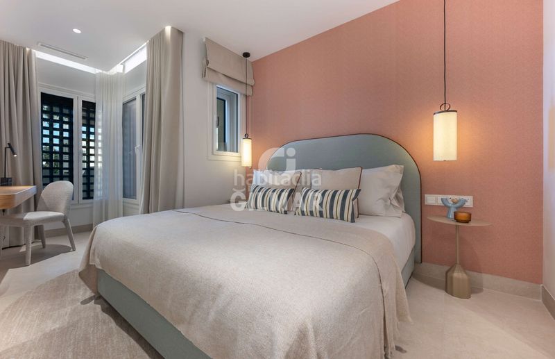 Foto 7cee215b-8f9b-42c9-aee8-ff12a0fd9df6. Apartament amb calefacció aparcament a El Velerín Estepona