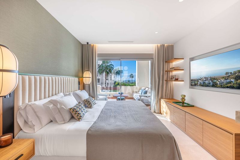 Foto f091a8e4-f039-4963-bd97-65e35eb77726. Apartament amb calefacció aparcament a El Velerín Estepona
