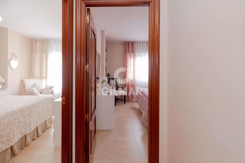 Foto 4da8bd0a-a801-4210-a313-3bc96c127661. Pis a puerto de Estepona Estepona