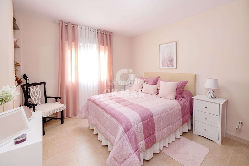 Foto f0bd356a-5ce8-4885-9380-9966048b1cd9. Pis a puerto de Estepona Estepona