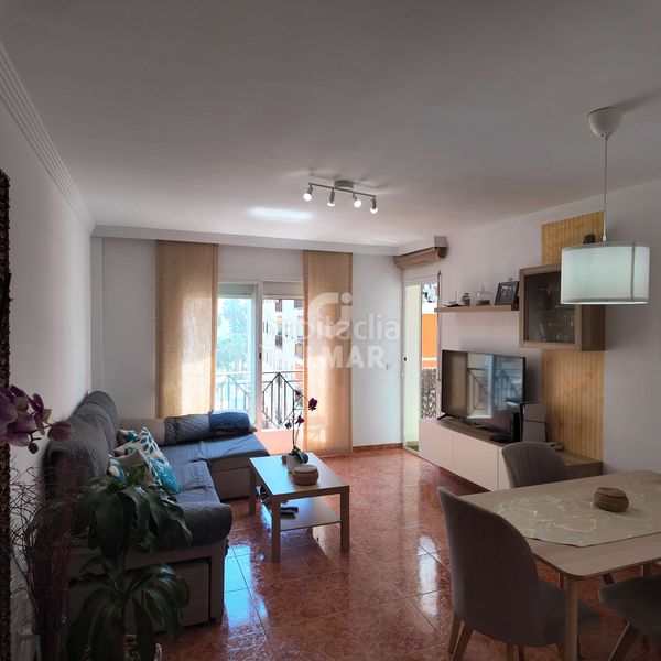 Foto b678d0d9-cbf0-483c-82f9-97173d3a3c3a. Pis a puerto de Estepona Estepona