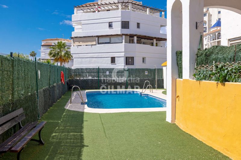 Foto 7bd84e06-af18-4d0f-ab24-0848260052d7. Pis amb calefacció aparcament piscina a puerto de Estepona Estepona