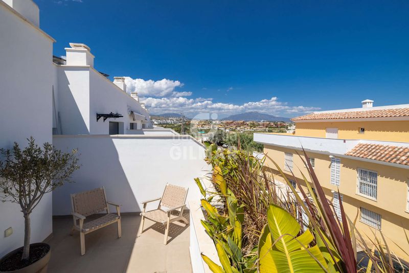 Foto 47c95d55-b56e-4b3b-b06b-d5d14590df19. Casa adossada amb calefacció aparcament a Cancelada Estepona