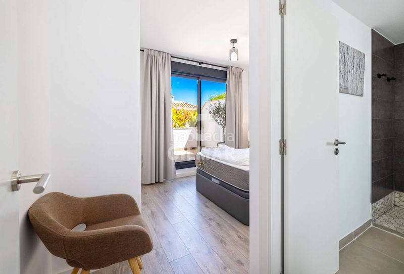 Foto b8b480f5-254d-4b48-9644-468562966af6. Casa adossada amb calefacció aparcament a Cancelada Estepona