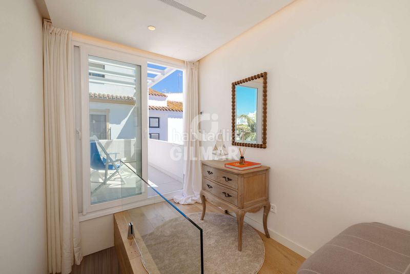 Foto fc581faa-017e-423b-84e1-110dd47bf3df. Casa adossada amb calefacció a Centro Estepona