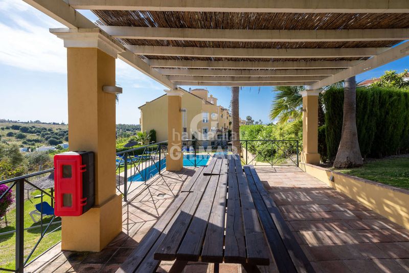 Foto 533b30dc-5146-4a5d-99ab-68e33a62840e. Planta baixa amb aparcament piscina a Bel - Air Estepona