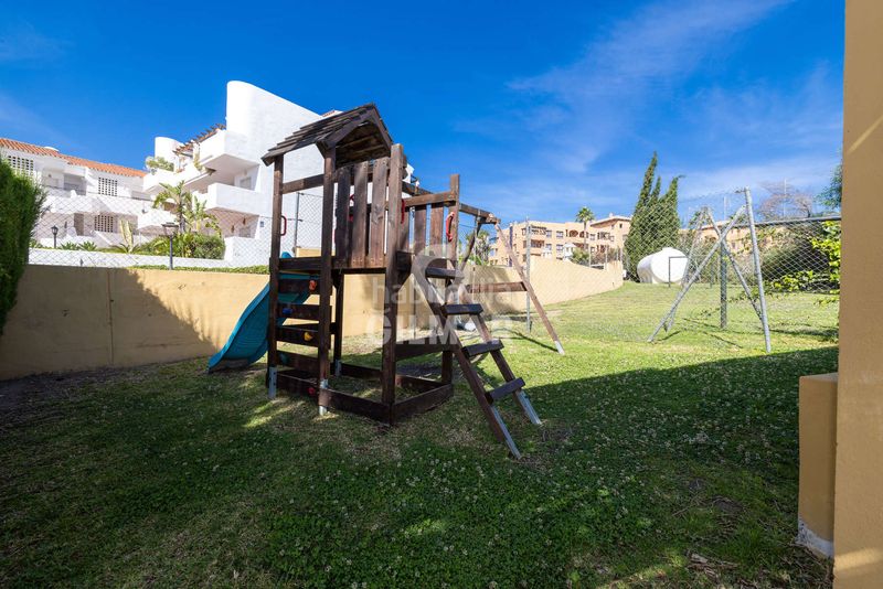 Foto 96fb091d-9c88-440c-9d4e-7e7a9ff0dcb7. Planta baixa amb aparcament piscina a Bel - Air Estepona