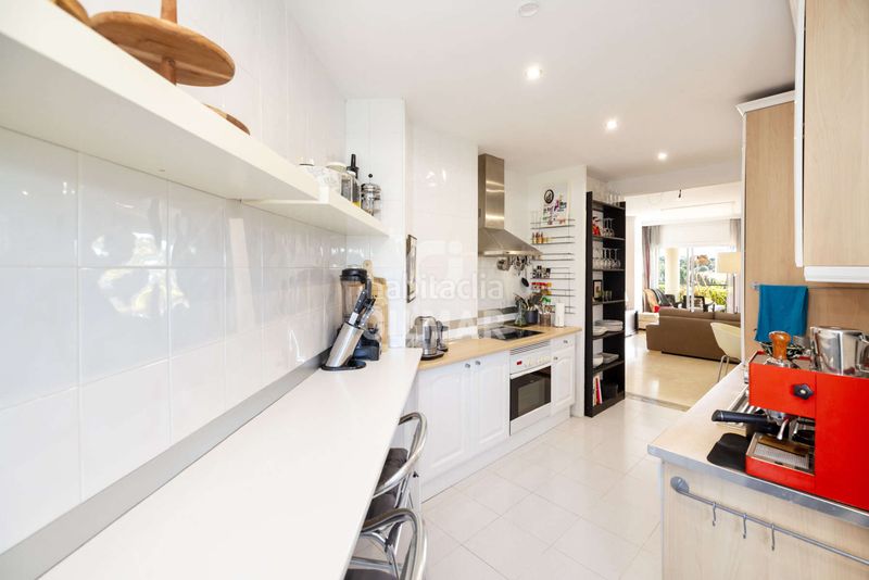 Foto 9e90a38c-6e6e-4759-8c7a-70edfe0cb673. Planta baixa amb aparcament piscina a Bel - Air Estepona