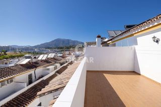 Casa adossada a Zona Calvario. En el corazón de estepona, cerca de una de las principales aveni