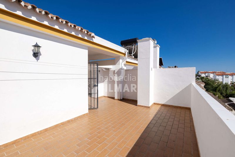 Foto 17a0d781-8820-468a-99c9-d491cef00445. Casa adossada amb calefacció aparcament a Zona Calvario Estepona
