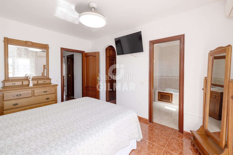 Foto 5fbdad2c-1f07-4f35-9840-ca7935f005eb. Casa adossada amb calefacció aparcament a Zona Calvario Estepona