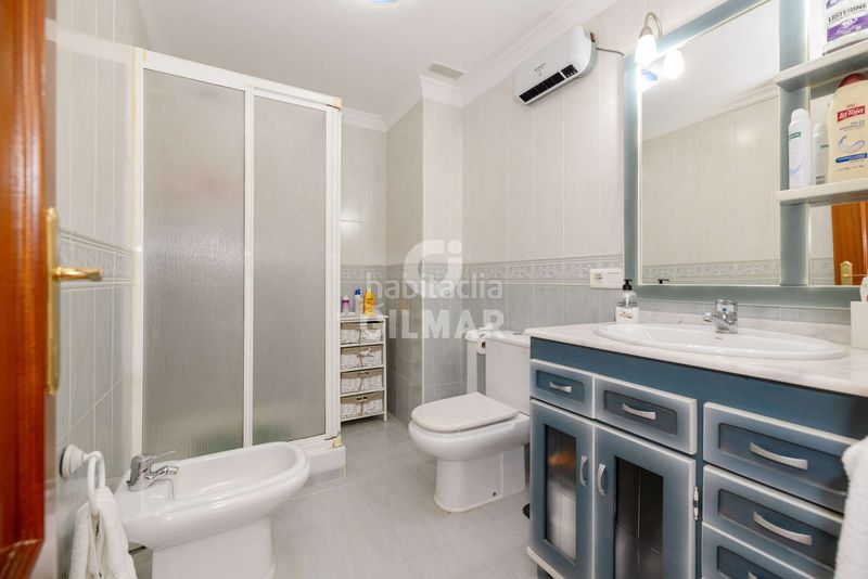 Foto a66c1d0e-9cb2-4e9e-97a6-9e836fa3b784. Casa adossada amb calefacció aparcament a Zona Calvario Estepona