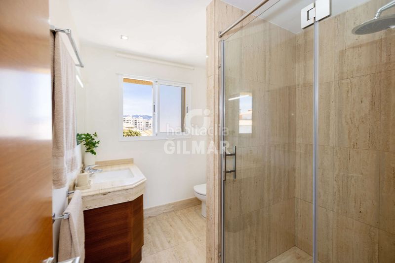 Foto 43160554-d69f-42e2-a683-a32d0fca0c70. Apartament amb calefacció piscina a puerto de Estepona Estepona